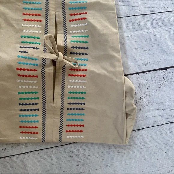 Land of Nod arrow embroidered diaper holder stacker - Picture 3 of 11